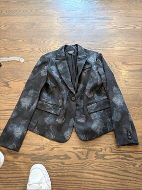 Black Floral Single-Button Blazer